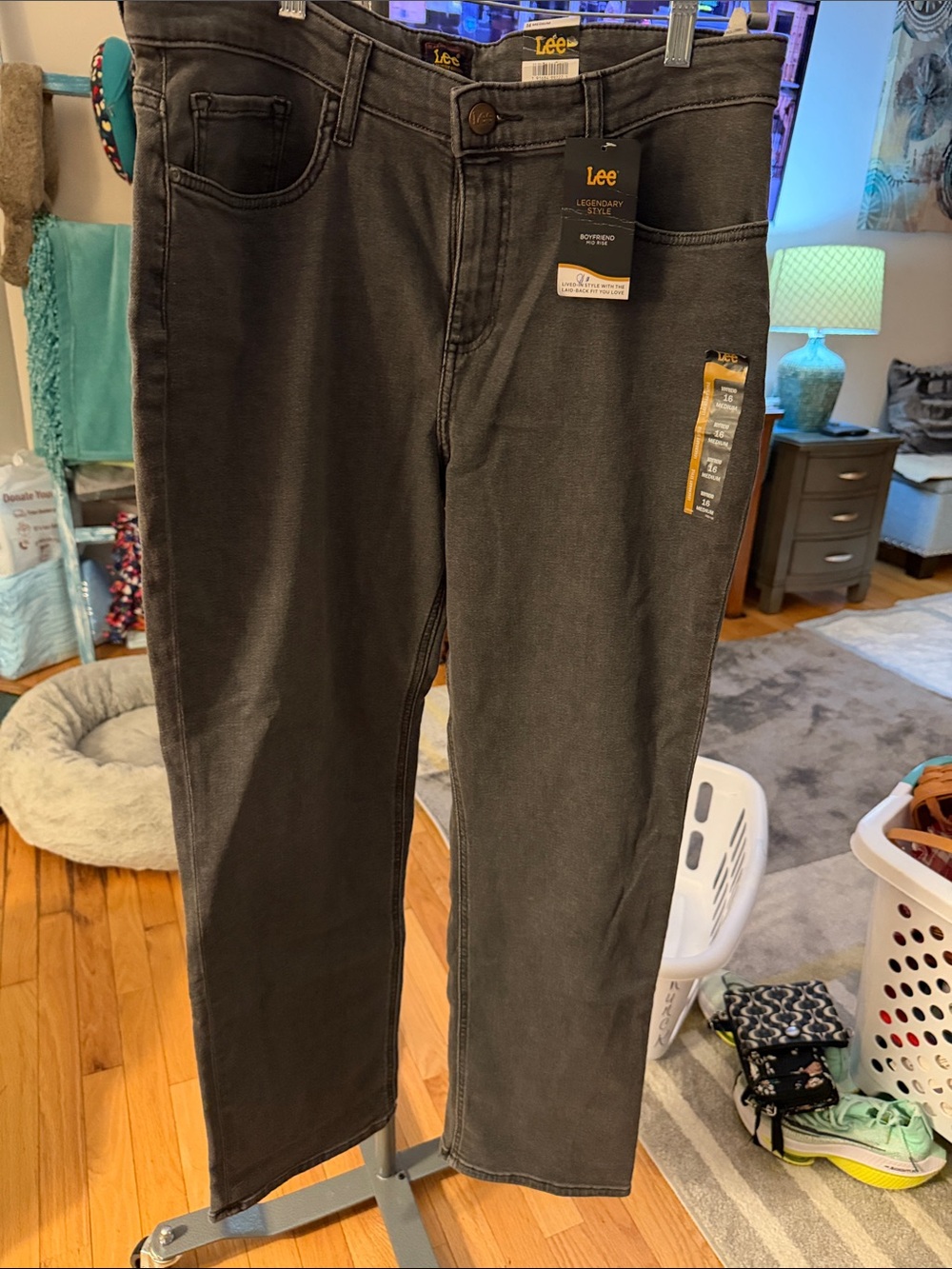 Lee Womens Straightl Leg Jeans in Charcoal Gray NWT. Reg $48.